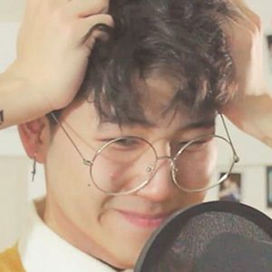 Suggi, 27 (YouTube Star)