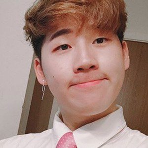 Suggi, 27 (YouTube Star)