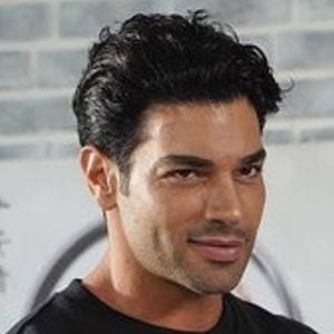 Sukru Ozyildiz, 36 (Ator de TV)