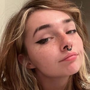 Sunflowereggo, 25 (TikTok明星)