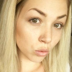 Sunkissed Mama, 31 (YouTube Star)