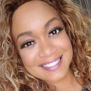 Sunny Anderson, 48 (Presentadore de Programas de TV)