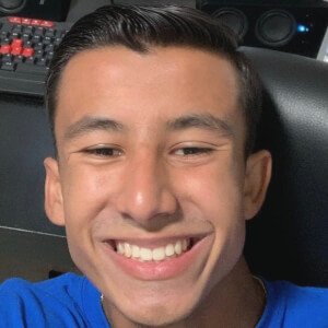 Supes, 24 (TikTok明星)