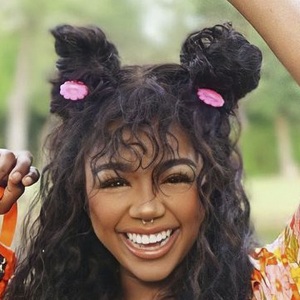 Sydney Bell, 28 (TikTok Star)