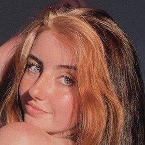 Sydney Bowen, 19 (TikTok Star)