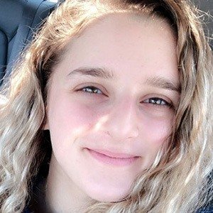 Sydney Herz, 21 (Estrella de YouTube)