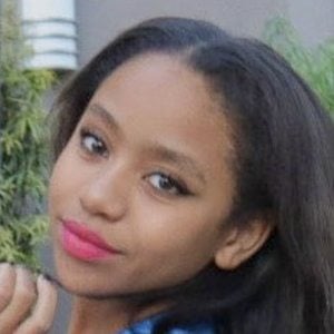 Sydney Raynell, 19 (Instagram Star)