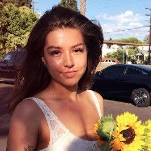 Sydnie Avery, 29 (Blogger)