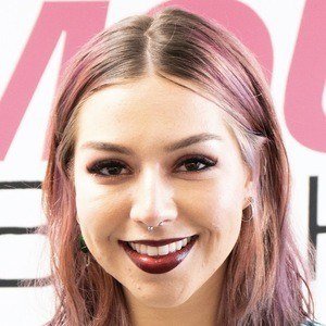 Sydnie Avery, 29 (Blogger)