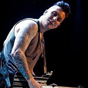 Synyster Gates, 44 (Guitarist)