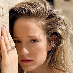 Tal Navarro, 43 (Instagram Star)