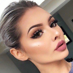 Talia Mar, 28 (Pop Singer)