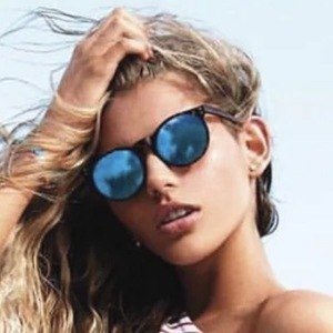 Talia Papantoniou, 21 (Model)