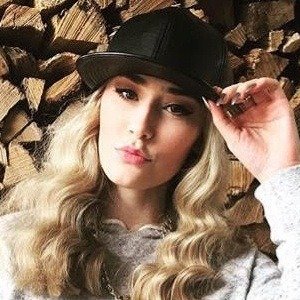 Talia Sagginario, 24 (说唱歌手)