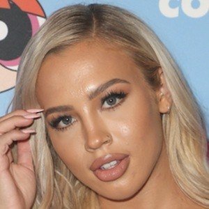 Birth Charts of Celebrities born on 4月22日