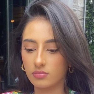 tandon_rebecca, 28 (TikTok Star)