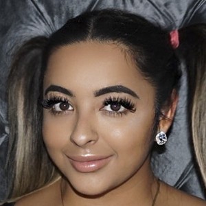 taniabombon image 16