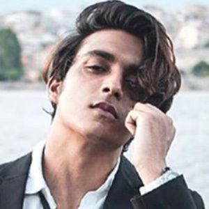 Tanzeel Khan, 24 (TikTok明星)