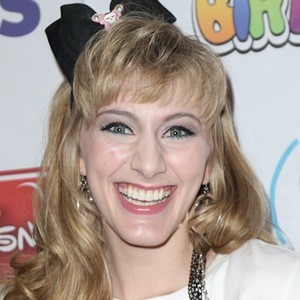 Tara Nicole Azarian, 26 (角色扮演)