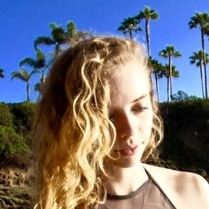 Tara Young, 27 (TikTok明星)