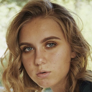 Tatiana Bacova, 23 (TikTok明星)