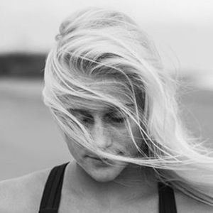 Tatiana Weston-Webb, 29 (衝浪者)