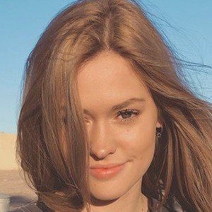 Tatum Beck, 26 (Estrella de TikTok)