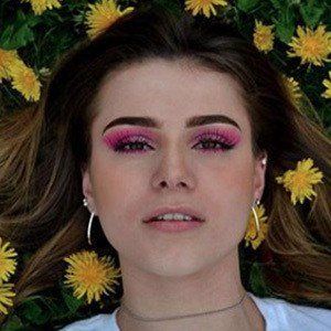 Taty Popach, 24 (TikTok Star)