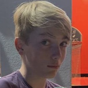 Tav Ovard, 19 (YouTube Star)