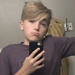 Tav Ovard, 19 (YouTube Star)