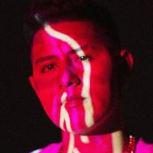 Tavo Betancourt, 30 (Attore di voce)