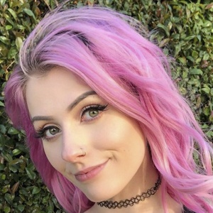 Taylor Bloxam image 2