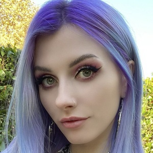 Taylor Bloxam image 7