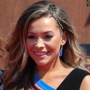Taylor Dye, 28 (乡村歌手)