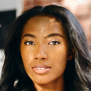 Taylor Mackenzie Dickens Hale image 5