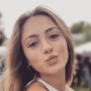 Taylor Thorne, 21 (Actrice de télévision)