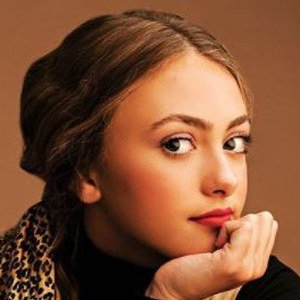 Taylor Thorne, 21 (Actrice de télévision)