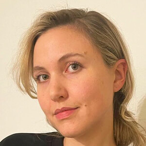 Taylor Tomlinson image 5