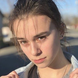 Teia Bui, 21 (TikTok Star)