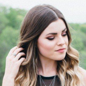 Tenille Arts image 2