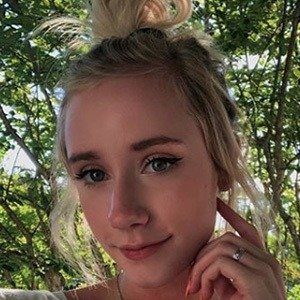 Tess Reinhart image 1