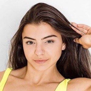 Tessa Barresi, 26 (YouTube Star)