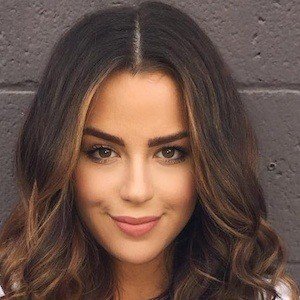 Celebrities born on April 5