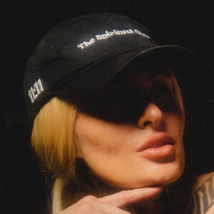 Tessa Lizz, 34 (Instagram Star)