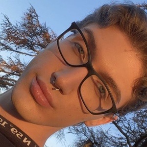 th3whor3, 24 (TikTok Star)