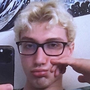 th3whor3, 24 (Estrella de TikTok)