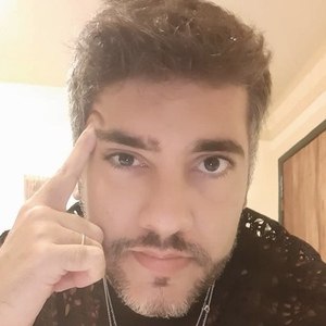 Thales Azamor, 39 (Bedrijfsleider)