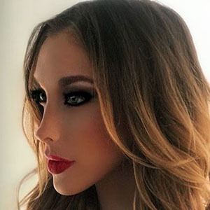 Thalia Pier, 27 (Instagram Star)