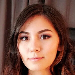 ThatChickParker image 12