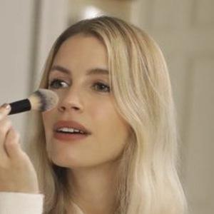 The Lipstick Fever, 37 (Instagram-ster)